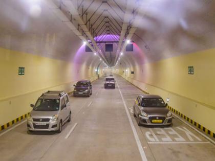 no mobile network in the coastal road tunnel what about emergency services | Mumbai coastal road tunnel: कोस्टल रोडच्या टनेलमध्ये मोबाइल नेटवर्कच नाही, आपत्कालीन सेवेचं काय?