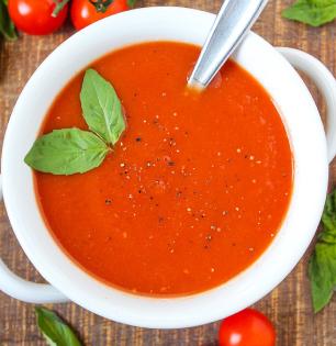 Winter Recipe: रेस्टॉरंट स्टाईल दाट -चविष्ट टोमॅटो सूप बनवा घरच्याघरी, तेही कॉर्न फ्लोअर न वापरता!