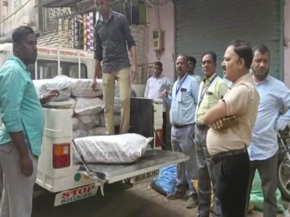 Municipal action on single use plastic bags in Bhiwandi 840 kg plastic bag seized | भिवंडीत सिंगल युज प्लास्टिक पिशव्यांवर महापालिकेची कारवाई; ८४० किलो प्लास्टिक पिशवी जप्त