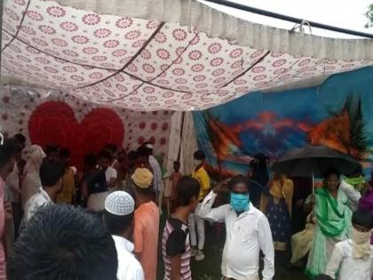 in up muslim clerics got suspicious while preforming marriage the groom turned out to be hindu | निकाह सुरू असताना नवरा अडकला; पॅन कार्डवरील नाव पाहून संपूर्ण मांडव भडकला