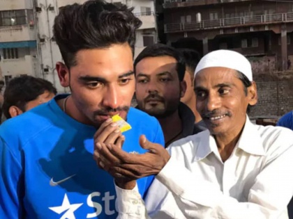 Mohammed Siraj father passes away due to lung ailment pacer to remain with India squad in Australia | मोहम्मद सिराजच्या वडिलांचं निधन, ऑस्ट्रेलियात क्वारंटाइन असल्यानं अंत्यसंस्कारांना मुकणार!