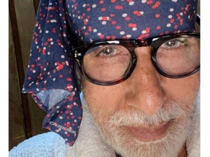 Amitabh Bachchan shares his first selfie after returning home from hospital | कोरोनाला हरवून घरी परतल्यानंतर अमिताभ बच्चन यांचा पहिलाच सेल्फी; लाईक्सचा धो-धो पाऊस