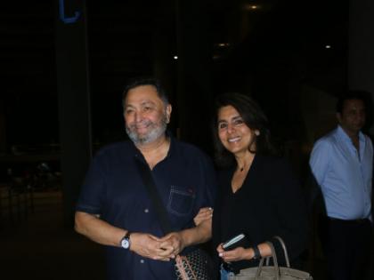 Rishi kapoor comeback india 11 year cancer treatment neetu kapoor wife gda | ११ महिने ११ दिवस दिवसांनी कॅन्सवर उपचार करुन जेव्हा मुंबईत परतले होते ऋषी कपूर, झाले होते भावूक