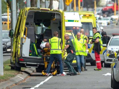 At least 27 dead as gunman opens fire in Christchurch mosques in new zealand | न्यूझीलंडमधल्या दोन मशिदींमध्ये गोळीबार, 40 जणांचा मृत्यू, फेसबुकवर लाइव्ह होता हल्लेखोर