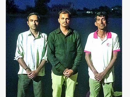 two men save woman from drowning in lake | तरुण ठरले देवदूत! बुडणाऱ्या महिलेचे वाचविले प्राण...