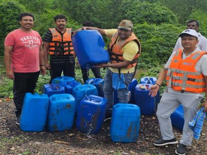 Thane: State Excise Department raids Gavathi liquor dens across Thane district, 26 lakh worth of liquor destroyed | ठाणे जिल्हाभरात गावठी दारूच्या अड्डयावर राज्य उत्पादन शुल्क विभागाचे धाडसत्र, दारूसह २६ लाखांचा ऐवज नष्ट