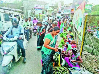  After the action of encroachment, the situation was like that! The traffic plan of the city council is also on paper | अतिक्रमण कारवाईनंतरही परिस्थिती जैैसे थे! नगर परिषदेचा वाहतूक आराखडाही कागदावरच