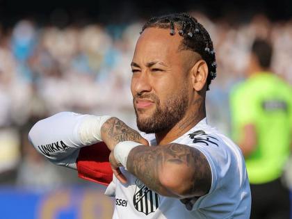 Famous footballer Neymar was also unknown...! Unknown billionaire leaves behind a fortune of 10 thousand crores will | प्रसिद्ध फुटबॉलपटू नेमारही अज्ञात होता...! अनोळखी अब्जाधीश १० हजार कोटींची संपत्ती सोडून गेला Famous footballer Neymar was also unknown...! Unknown billionaire leaves behind a fortune of 10 thousand crores will | प्रसिद्ध फुटबॉलपटू नेमारही अज्ञात होता...! अनोळखी अब्जाधीश १० हजार कोटींची संपत्ती सोडून गेला
