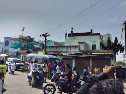 छत्रपती संभाजीनगरमध्ये एनआयएची धाड पडली, त्यावेळचे दृश्य. छत्रपती संभाजीनगरमध्ये एनआयएची धाड पडली, त्यावेळचे दृश्य.