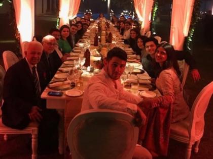 Priyanka Chopra Shares Photo of Thanksgiving Family Dinner with Nick Jonas | निक जोनाससाठी प्रियांका चोप्राने दिली Thanksgiving party