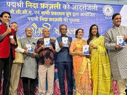 In the background of war, 'Roushni Ke Phool' is very necessary - Pradeep Niphadkar | युद्धाच्या पार्श्वभूमीवर 'रौशनी के फूल' अत्यंत गरजेचे - प्रदीप निफाडकर