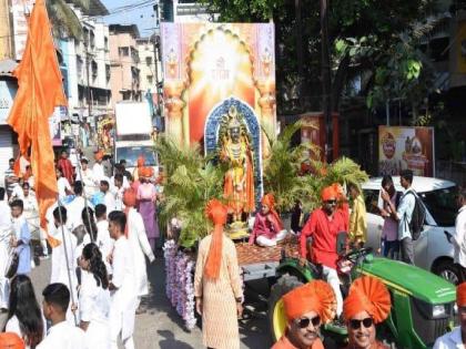 on the occasion of gudi padwa rangoli and gudi erected parade in alibaug | सडा, रांगोळी अन् गुढी उभारली; मराठमोळ्या पेहरावात शोभायात्रा