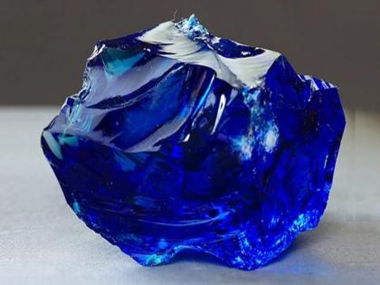 World's heaviest sapphire found in Sri lanka | श्रीलंकेत सापडले जगातील सर्वात महागडे रत्न, किंमत वाचून बसेल धक्का