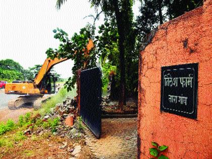  Protected wall of Narayan Rane's farmhouse, action for widening the highway | नारायण राणेंच्या फार्महाउसची संरक्षण भिंत हटविली, महामार्ग रुंदीकरणासाठी कारवाई