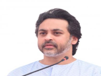 Maharashtra assembly vidhan sabha election 2024 Shindesena candidate Nilesh Rane's wealth of Rs 32 crore 75 lakh in Kudal Assembly Constituency | नीलेश राणे यांची ३२ कोटी ७५ लाख रुपये संपत्ती, १० फौजदारी खटले दाखल