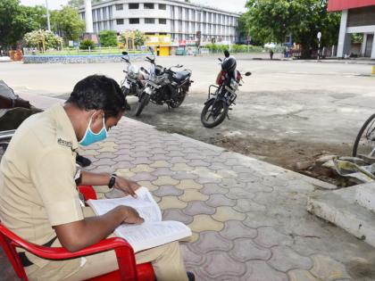 Ashihi Jidd; Fighting for parents ... Homeguard will be PSI ... | अशीही जिद्द; आई-वडिलांसाठी लढणाऱ...होमगार्डचा पीएसआय होणार...