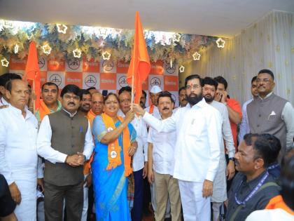 big setback to thackeray group in nashik former mla nirmala gavit say goodbye to uddhav sena and join shiv sena shinde group | ठाकरे गटाला मोठे खिंडार; नाशिकमधील माजी आमदारांचा उद्धवसेनेला रामराम, शिंदे गटात प्रवेश big setback to thackeray group in nashik former mla nirmala gavit say goodbye to uddhav sena and join shiv sena shinde group | ठाकरे गटाला मोठे खिंडार; नाशिकमधील माजी आमदारांचा उद्धवसेनेला रामराम, शिंदे गटात प्रवेश