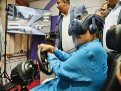 When Gadkari drives with 3D imaging... | थ्रीडी इमेजिंगने गडकरी जेव्हा वाहन चालवतात...