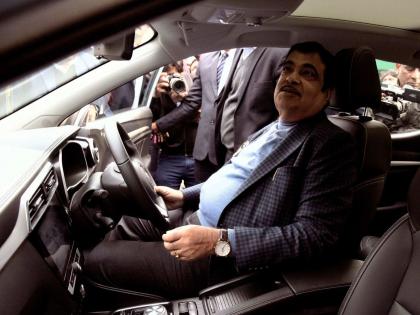 The car will be cheaper Nitin Gadkari pleases car buyers; Know about the complete plan | स्वस्त होणार कार...! नितीन गडकरी यांनी वाहन खरेदी करणाऱ्यांना खुश केलं; जाणून घ्या संपूर्ण प्लॅन