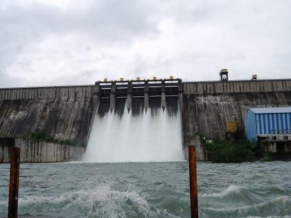 Rain continues in the watershed; Nilwande, Bhandarad-yatuna river basin Visarga; Pravarela flood | पाणलोटात पाऊस सुरूच; निळवंडे, भंडारद-यातून नदीपात्रात विसर्ग; प्रवरेला पूर