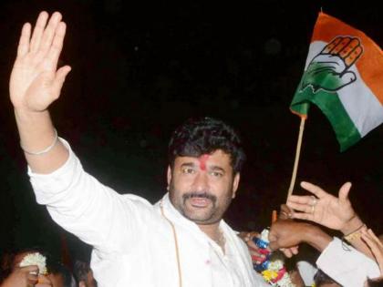 Karnataka assembly Election Update: Congress candidate Vinay Kulkarni will not be able to campaign in his constituency Dharwad, because of court | कर्नाटकात हा कसला पेच! काँग्रेसचा उमेदवार त्याच्या मतदारसंघातच प्रचार करू शकणार नाही...