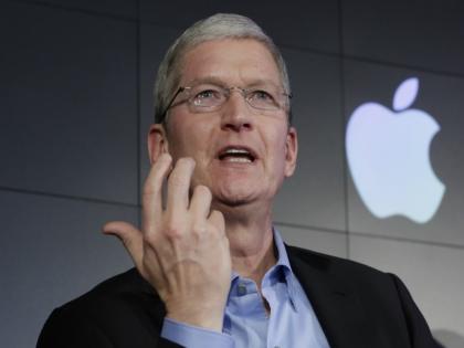 Apple's boss Tim Cook earns 98.7 million in salary in 2021 | ॲपलच्या बॉसला १४४७ पट पगार; सामान्य कर्मचाऱ्यांचे वेतन अतिशय कमी