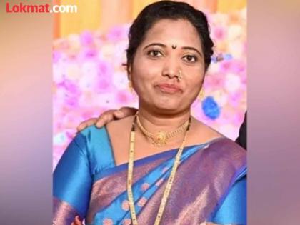 A maniac attacked a young man with a coyote on a bus a frightened female passenger ran away and died after being seriously injured. | बसमध्ये माथेफिरूचा कोयत्याने तरुणावर हल्ला; घाबरलेल्या प्रवासी महिलेचा धावताना गंभीर जखमी होऊन मृत्यू A maniac attacked a young man with a coyote on a bus a frightened female passenger ran away and died after being seriously injured. | बसमध्ये माथेफिरूचा कोयत्याने तरुणावर हल्ला; घाबरलेल्या प्रवासी महिलेचा धावताना गंभीर जखमी होऊन मृत्यू