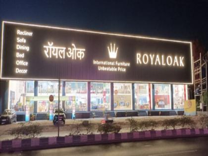 Jumbo discount on international furniture for Royal Oak Furniture customers in Wagholi | वाघोली येथील रॉयलओक फर्निचर ग्राहकांना आंतरराष्ट्रीय फर्निचरवर जंबो सवलत Jumbo discount on international furniture for Royal Oak Furniture customers in Wagholi | वाघोली येथील रॉयलओक फर्निचर ग्राहकांना आंतरराष्ट्रीय फर्निचरवर जंबो सवलत