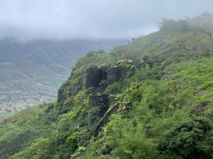 Sinhagad Fort opens to tourists from June 5 Citizens will be able to visit the fort on Shivarajyabhishek Day | सिंहगड किल्ला ५ जूनपासून पर्यटकांना खुला; शिवराज्याभिषेक दिनी नागरिकांना गडावर जाता येणार Sinhagad Fort opens to tourists from June 5 Citizens will be able to visit the fort on Shivarajyabhishek Day | सिंहगड किल्ला ५ जूनपासून पर्यटकांना खुला; शिवराज्याभिषेक दिनी नागरिकांना गडावर जाता येणार