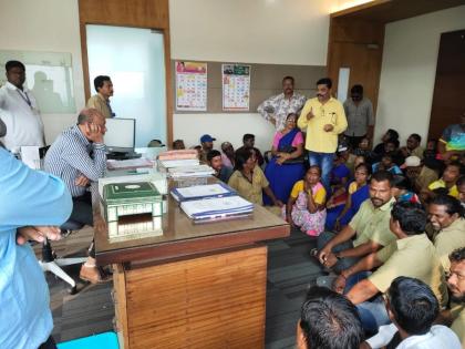 Agitation of park employees for bonus, stay in deputy commissioner's hall, warning to intensify agitation | बोनससाठी उद्यान कर्मचाऱ्यांचे आंदोलन, उपायुक्तांच्या दालनात ठिय्या, आंदोलन तीव्र करण्याचा दिला इशारा