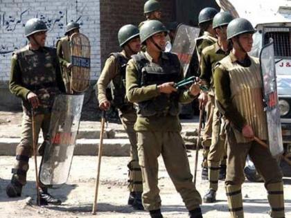 Another terrorist attack in Jammu and Kashmir; A policeman was shot dead | जम्मू-काश्मीरमध्ये पुन्हा दहशतवादी हल्ला; पोलिसाची गोळ्या झाडून केली हत्या