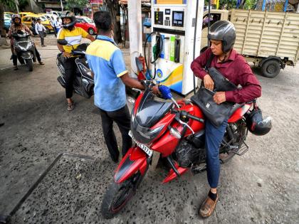 No helmet, no fuel...! New campaign in Uttar Pradesh for road safety by CM Yogi Adityanath | नो हेल्मेट, नो फ्यूल...! रस्ते सुरक्षेसाठी उत्तर प्रदेशात नवी मोहीम; पेट्रोल पंपावर ठेवणार वॉच No helmet, no fuel...! New campaign in Uttar Pradesh for road safety by CM Yogi Adityanath | नो हेल्मेट, नो फ्यूल...! रस्ते सुरक्षेसाठी उत्तर प्रदेशात नवी मोहीम; पेट्रोल पंपावर ठेवणार वॉच