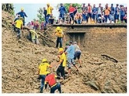 Water crisis due to cloudburst and landslides in North India, cloudburst in Uttarakhand and landslides in Himachal Pradesh; Vaishnodevi Yatra postponed | उत्तर भारतात ढगफुटी अन् भूस्खलनामुळे जलसंकट, उत्तराखंडमध्ये ढगफुटी तर हिमाचल प्रदेशात भूस्खलन; वैष्णोदेवी यात्रा स्थगित Water crisis due to cloudburst and landslides in North India, cloudburst in Uttarakhand and landslides in Himachal Pradesh; Vaishnodevi Yatra postponed | उत्तर भारतात ढगफुटी अन् भूस्खलनामुळे जलसंकट, उत्तराखंडमध्ये ढगफुटी तर हिमाचल प्रदेशात भूस्खलन; वैष्णोदेवी यात्रा स्थगित