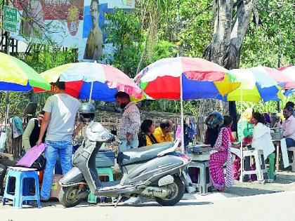 the number of roadside notaries has increased in nagpur | नोटरी मिळतात फूटपाथवर, प्रतिष्ठाच टांगली वेशीवर!