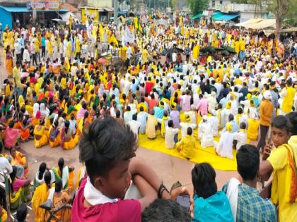 In 43 degree temperature, tribal brothers' camp, presence of 3000 protestors | ४३ अंश तापमानात आदिवासी बांधवांचा ठिय्या, तीन हजार आंदोलनकर्त्यांची उपस्थिती