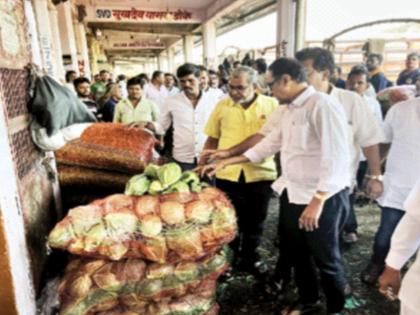 Tell me, how should farmers live? - Shetty; Worries over fall in vegetable prices | सांगा, शेतकऱ्यांनी  कसं जगायचं? - शेट्टी; भाजीपाला दराच्या घसरणीवर चिंता 