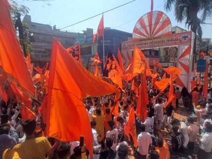 Rama Bhaktas bike ride at dawn amid by chanting of Rama Nama on the occasion of ramnavmi | रामनामाच्या गजरात रामभक्तांची दुचाकीने प्रभातफेरी, सर्वत्र मंगलमय वातावरण