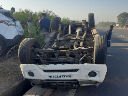 Three police personnel were seriously injured in an accident involving a police vehicle on the Gonde Dumala highway | गोंदे दुमाला महामार्गावर पोलिसांच्या वाहनाला अपघात तीन पोलीस कर्मचारी गंभीर जखमी