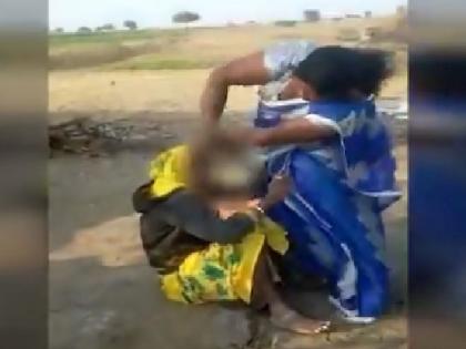 in nashik moneylender women beaten man tried to undress women for 15 thousand | भयंकर! महिला सावकाराची दाम्पत्याला अमानुष मारहाण; महिलेला विवस्त्र करण्याचा प्रयत्न