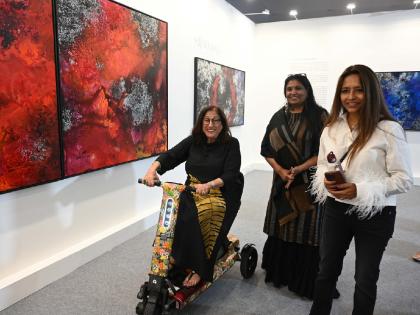 Sujata Bajaj's 'Spacescapes', which depicts space; An exhibition of captivating paintings at The Art Fair | अंतराळाचे दर्शन घडवणारे सुजाता बजाज यांचे 'स्पेसस्केप्स'; द आर्ट फेअरमध्ये मनमोहक चित्रांचे प्रदर्शन