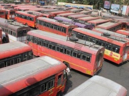 st buses maintenance stopped due to employee strike | धूळ खात आहेत एसटी बस, मेन्टेनन्सची वाढली चिंता