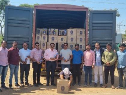 Transport of liquor by filling tempo in the name of noodles, seized goods worth fifty lakhs in satara | Satara Crime: नुडल्सच्या नावाखाली टेम्पो भरून मद्याची वाहतूक, पन्नास लाखांवर मुद्देमाल जप्त