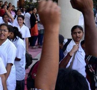 Nagpur nurses' strike warning | नागपुरात परिचारिका संघटनेचा संपाचा इशारा