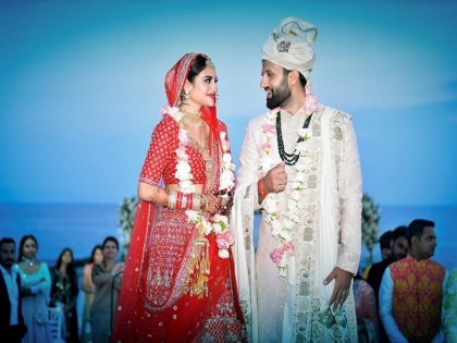 Did you see photos of Christian Wedding of Nusrat Jha? | खासदार नुसरत जहाँ यांच्या ख्रिश्चन वेडिंगचे फोटो तुम्ही पाहिले का?