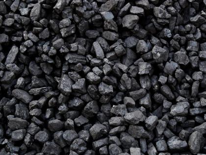 Three truckloads of coal looted at gunpoint; Thrilling Incident in Chandrapurs Powani 2 Coal Mine | बंदुकीच्या धाकावर तीन ट्रक कोळसा लुटला; पोवनी २ कोळसा खाणीतील थरारक घटना