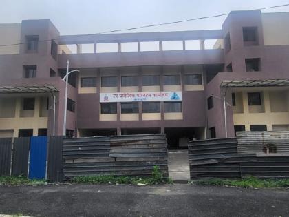 Sub Transport Regional Office Kalyan's new building costing crores of rupees is lying unused | कल्याण आरटीओच्या नव्या वास्तूचे लोकार्पण करायला परिवहन मंत्री, आयुक्तांना वेळ नाही का?; भाजपाचा सवाल