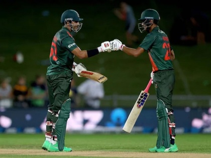 New Zealand-Bangladesh T20 match DLS; Bangladesh Batsmen started playing without targets | हसावं की रडावं! टार्गेटशिवायच बॅट्समन खेळू लागले; न्यूझीलंड-बांग्लादेश टी-२० मॅचमध्ये अजब घडले