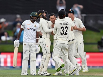 NZ vs BAN 2nd Test New Zealand beat Bangladesh to give Ross Taylor Happy Send Off watch Video | NZ vs BAN, 2nd Test: हिसाब बराबर! न्यूझीलंडचा दणदणीत विजय, अवघ्या तीन दिवसांत केली 'बांगला टायगर्स'ची शिकार