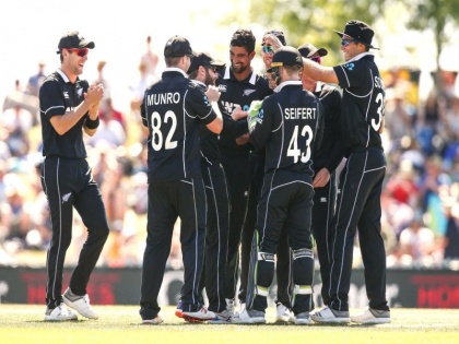 New Zealand seal the series 3-0!, beat Sri Lanka by 115 runs | न्यूझीलंडचे मालिकेत निर्भेळ यश, श्रीलंकेला तिसऱ्या सामन्यातही नमवले