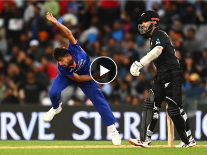 IND vs NZ 1st ODI Live :  153 kph by Umran Malik - fastest ball of the match, At the end of 25 overs, New Zealand have scored 115/3, Video | IND vs NZ 1st ODI Live : वेगे वेगे धावू...! Umran Malik ने टाकला सामन्यातील वेगवान चेंडू; किवी फलंदाज गार, Video